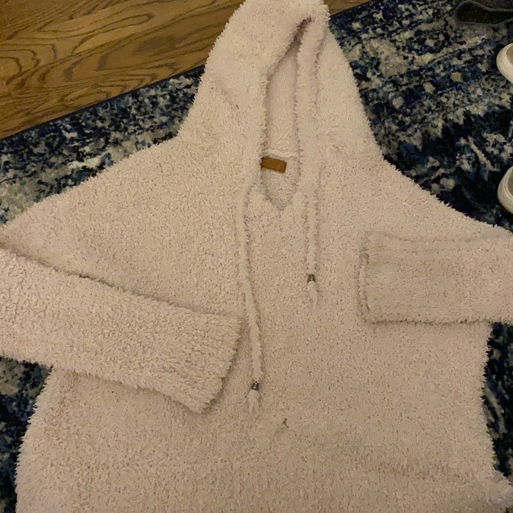 Fluffy hooded pullover